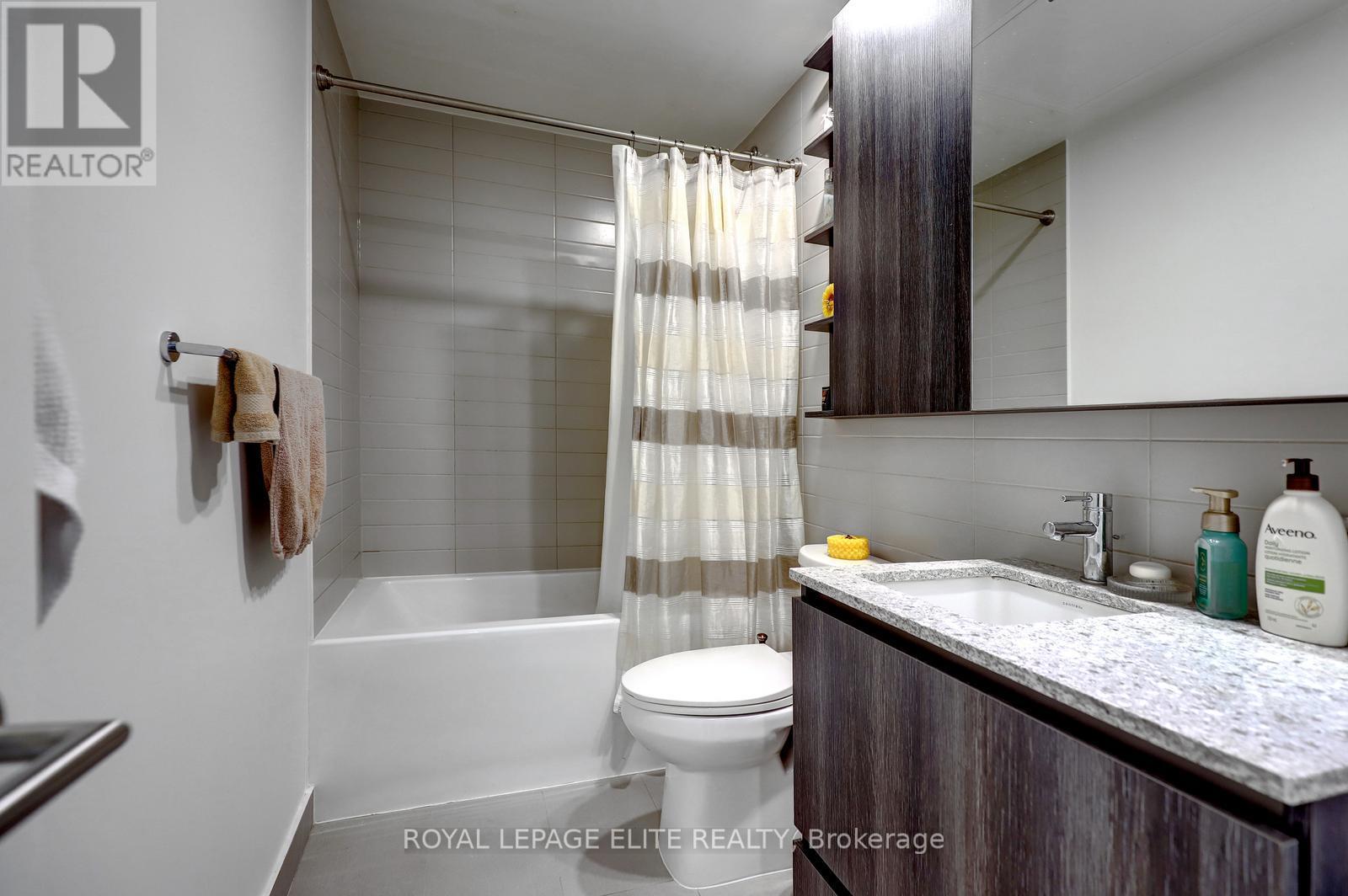 318 - 21 Park Street E, Mississauga, Ontario  L5G 0C2 - Photo 20 - W12913818