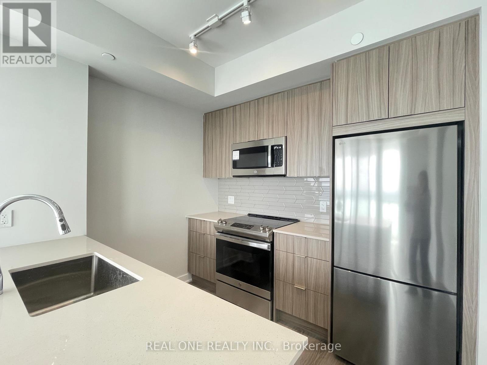 2208 - 430 Square One Drive, Mississauga, Ontario  L5B 0L6 - Photo 12 - W12913874