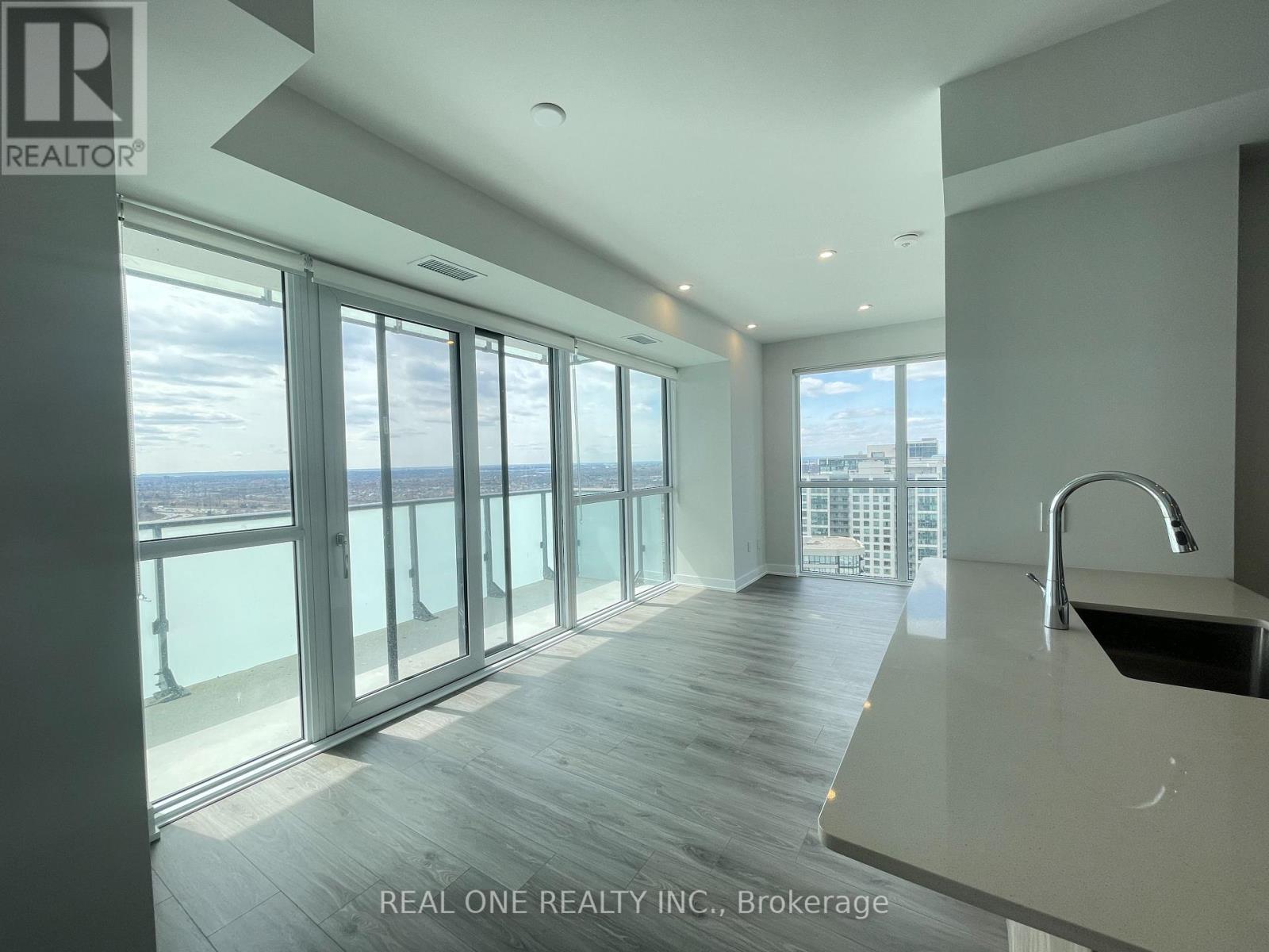 2208 - 430 Square One Drive, Mississauga, Ontario  L5B 0L6 - Photo 13 - W12913874