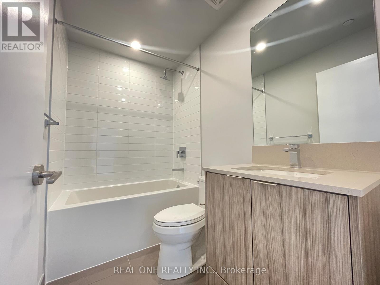 2208 - 430 Square One Drive, Mississauga, Ontario  L5B 0L6 - Photo 15 - W12913874