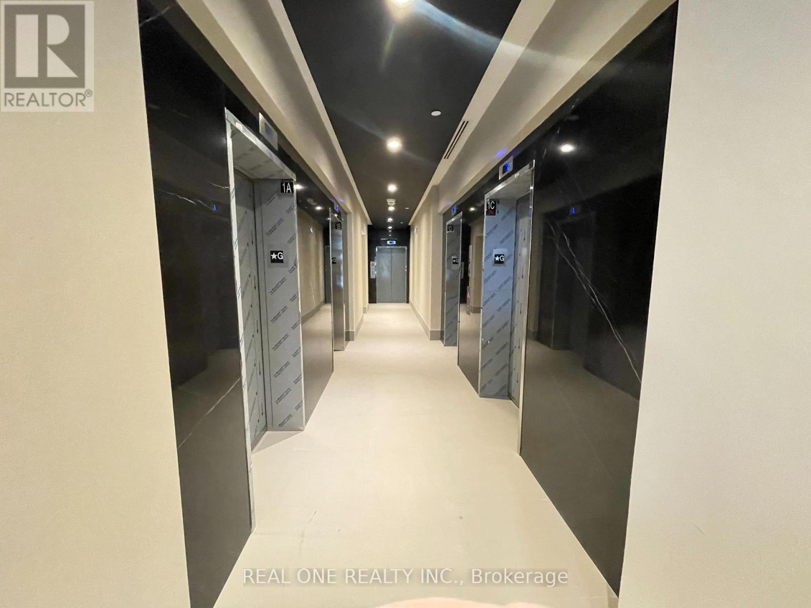 2208 - 430 Square One Drive, Mississauga, Ontario  L5B 0L6 - Photo 4 - W12913874