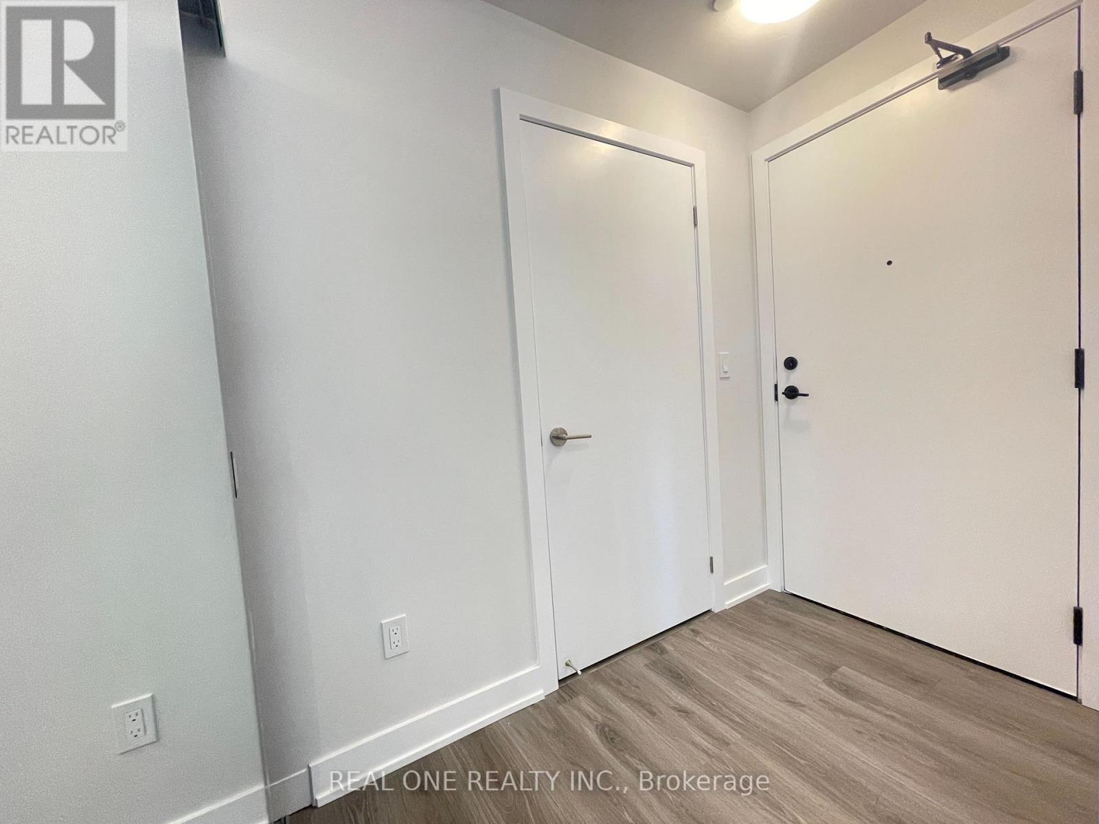 2208 - 430 Square One Drive, Mississauga, Ontario  L5B 0L6 - Photo 5 - W12913874