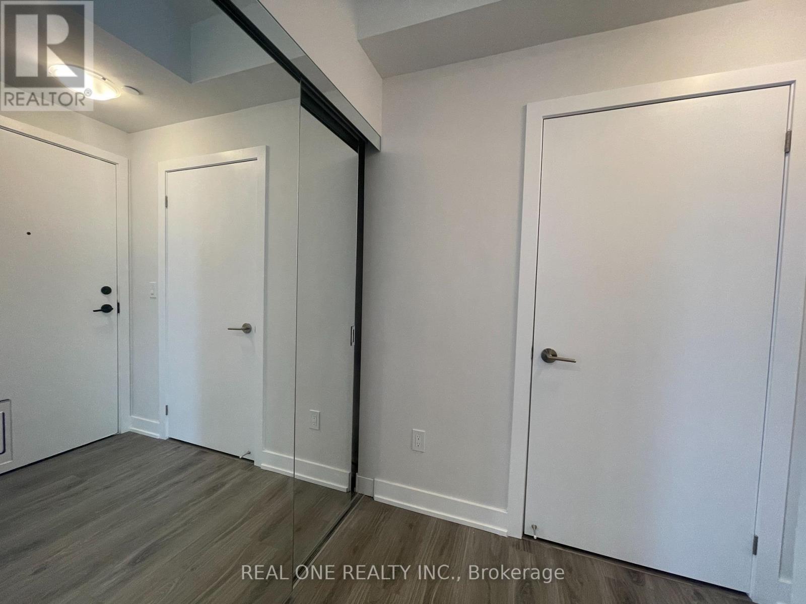 2208 - 430 Square One Drive, Mississauga, Ontario  L5B 0L6 - Photo 6 - W12913874