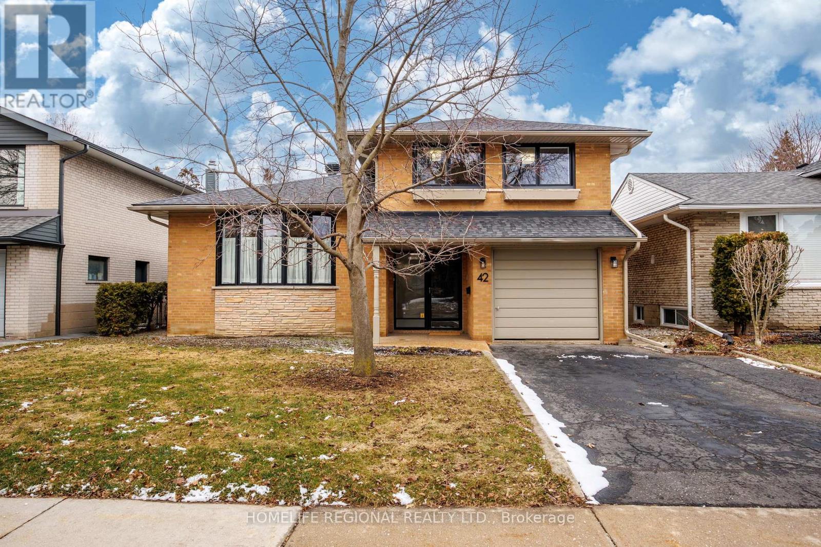 42 MANORHAMPTON DRIVE, Toronto, Ontario