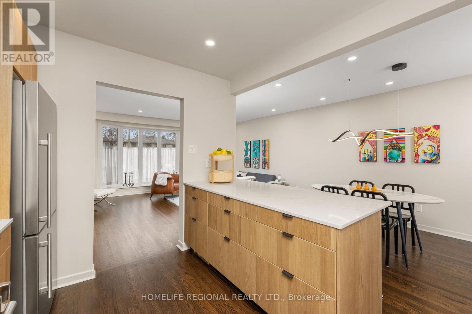 42 Manorhampton Drive, Toronto, Ontario  M9P 1E2 - Photo 13 - W12913894