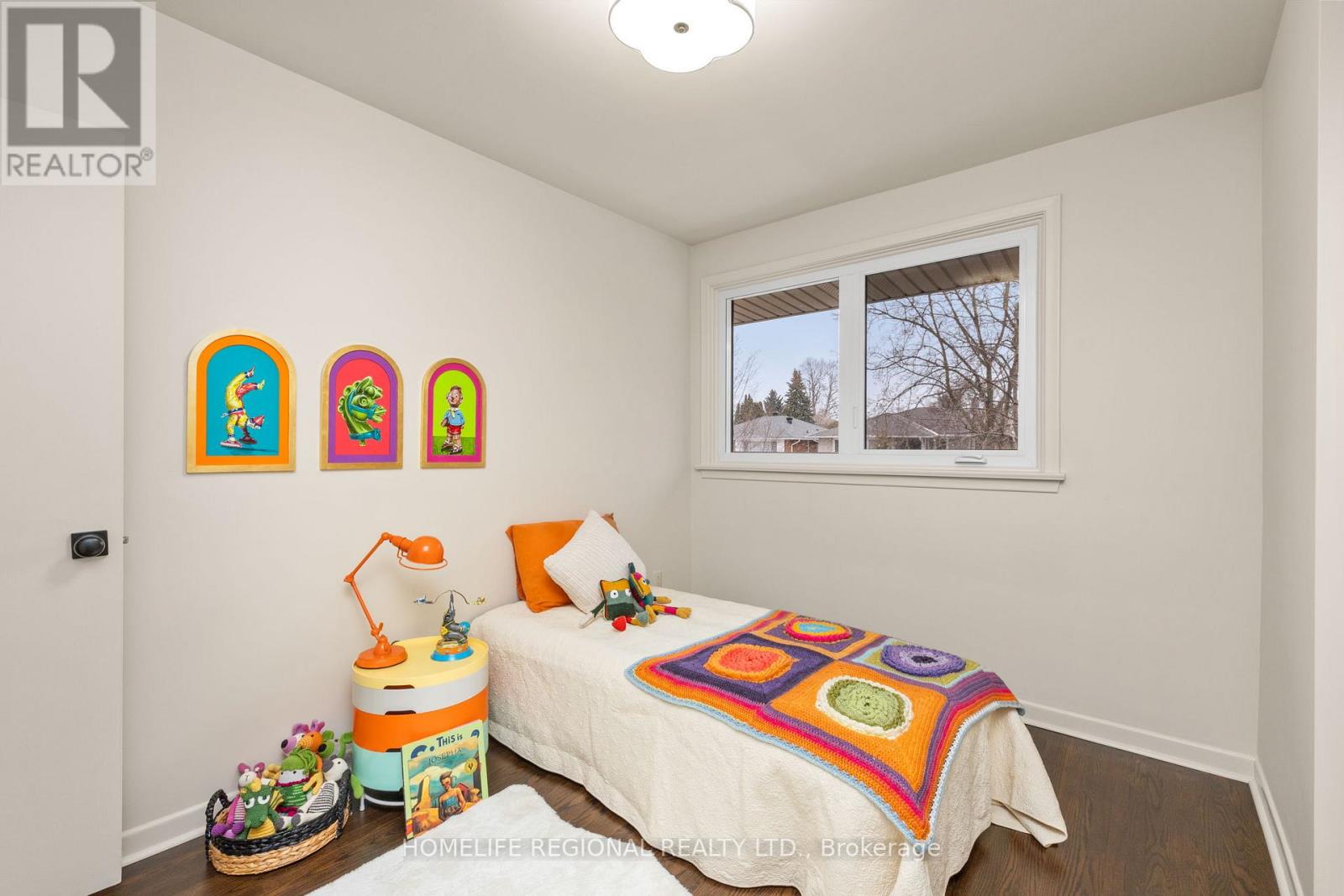 42 Manorhampton Drive, Toronto, Ontario  M9P 1E2 - Photo 19 - W12913894