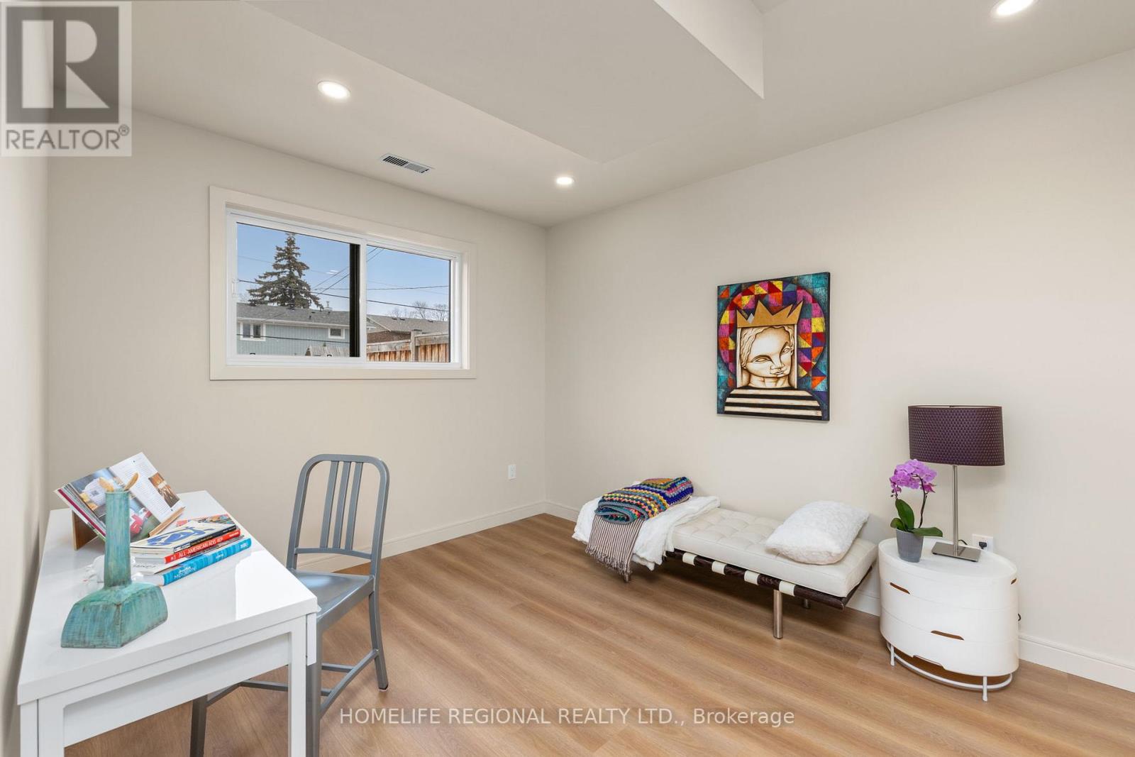 42 Manorhampton Drive, Toronto, Ontario  M9P 1E2 - Photo 22 - W12913894