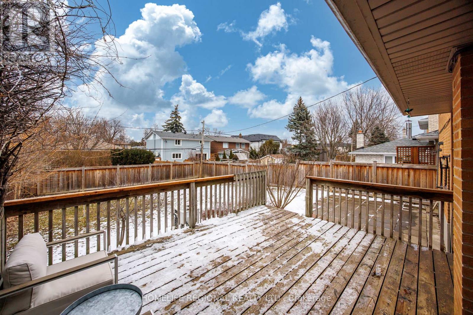 42 Manorhampton Drive, Toronto, Ontario  M9P 1E2 - Photo 32 - W12913894