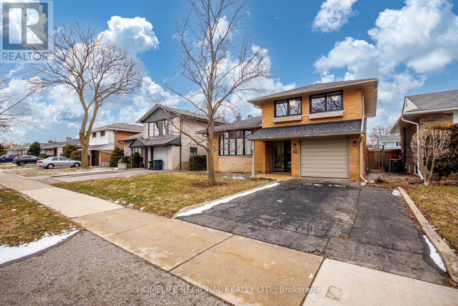 42 Manorhampton Drive, Toronto, Ontario  M9P 1E2 - Photo 33 - W12913894