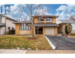 42 MANORHAMPTON DRIVE, Toronto, Ontario