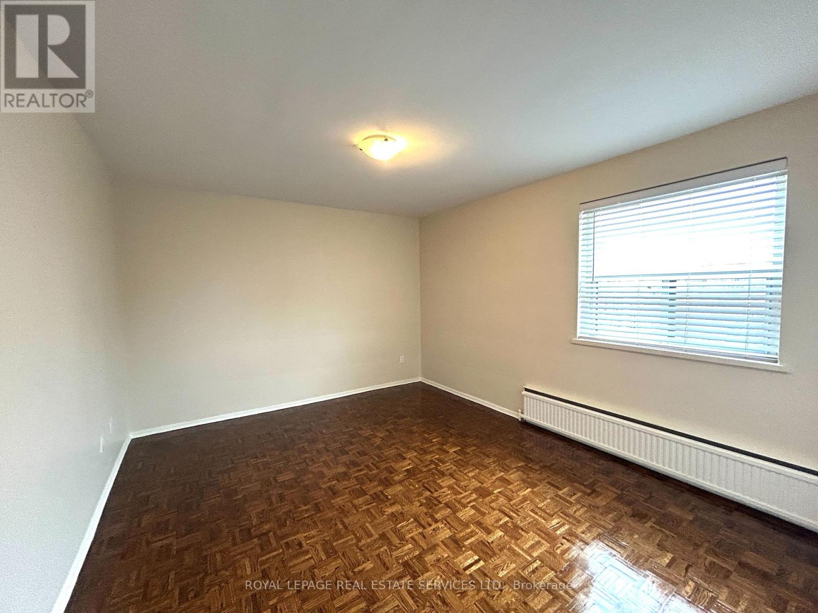 401 - 7 Helene Street N, Mississauga, Ontario  L5G 3B3 - Photo 8 - W12913914