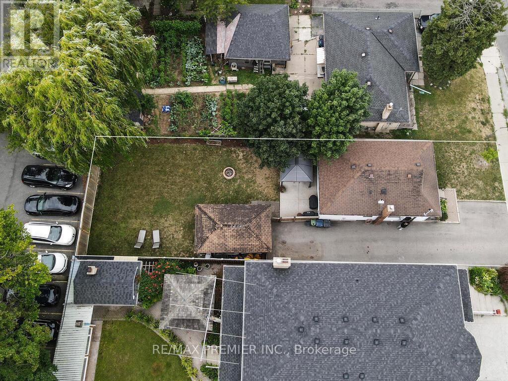 1223 Glencairn Avenue, Toronto, Ontario  M6B 2B6 - Photo 2 - W12913920