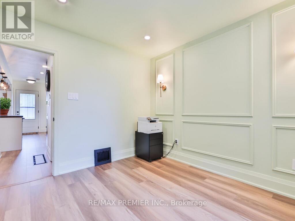 1223 Glencairn Avenue, Toronto, Ontario  M6B 2B6 - Photo 33 - W12913920