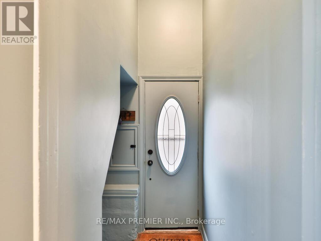 1223 Glencairn Avenue, Toronto, Ontario  M6B 2B6 - Photo 34 - W12913920