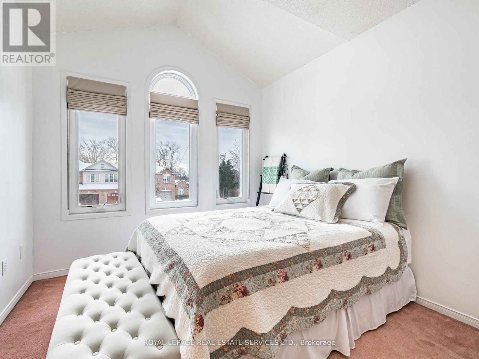 31 Berkindale Court, Brampton (Fletcher's Creek South), Ontario  L6Y 5G1 - Photo 23 - W12913980