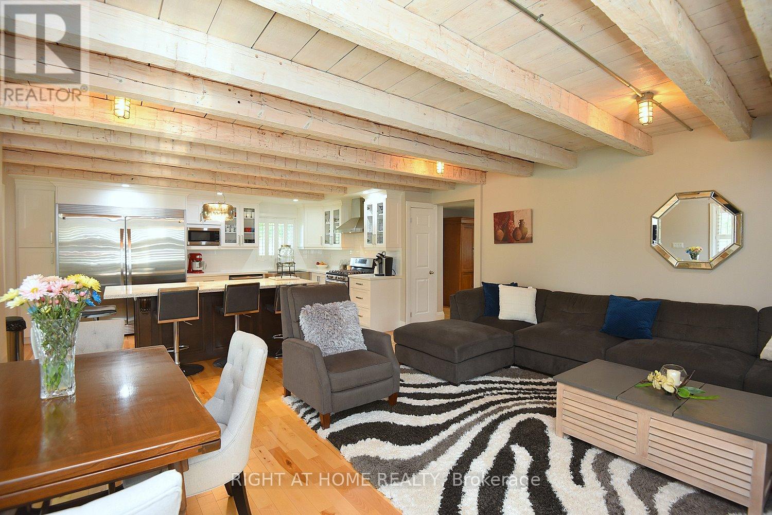 2030 Governors Road, Hamilton, Ontario  L0R 1J0 - Photo 8 - X12913842