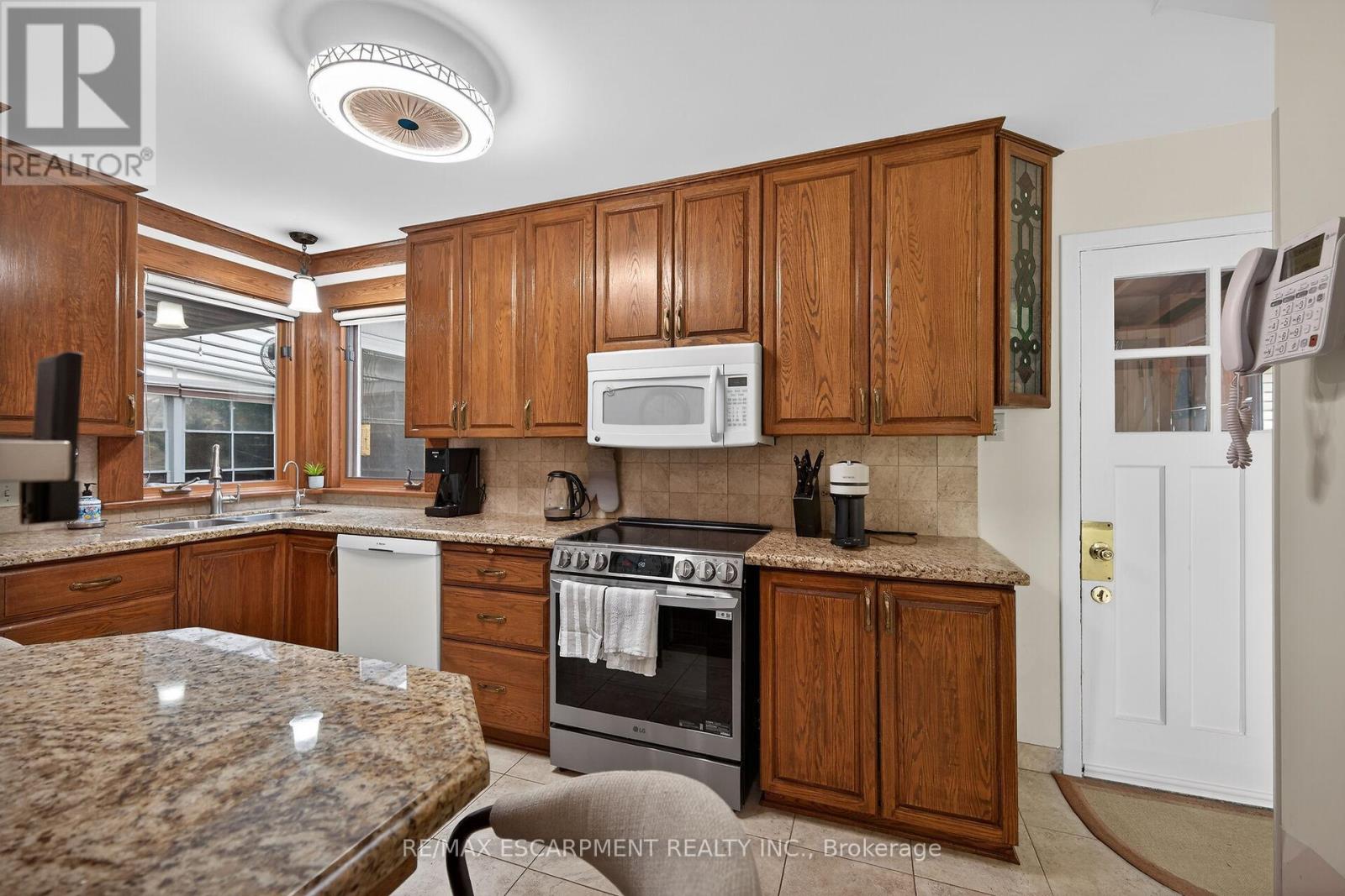 66 Arcade Crescent, Hamilton, Ontario  L9C 3H9 - Photo 11 - X12913982