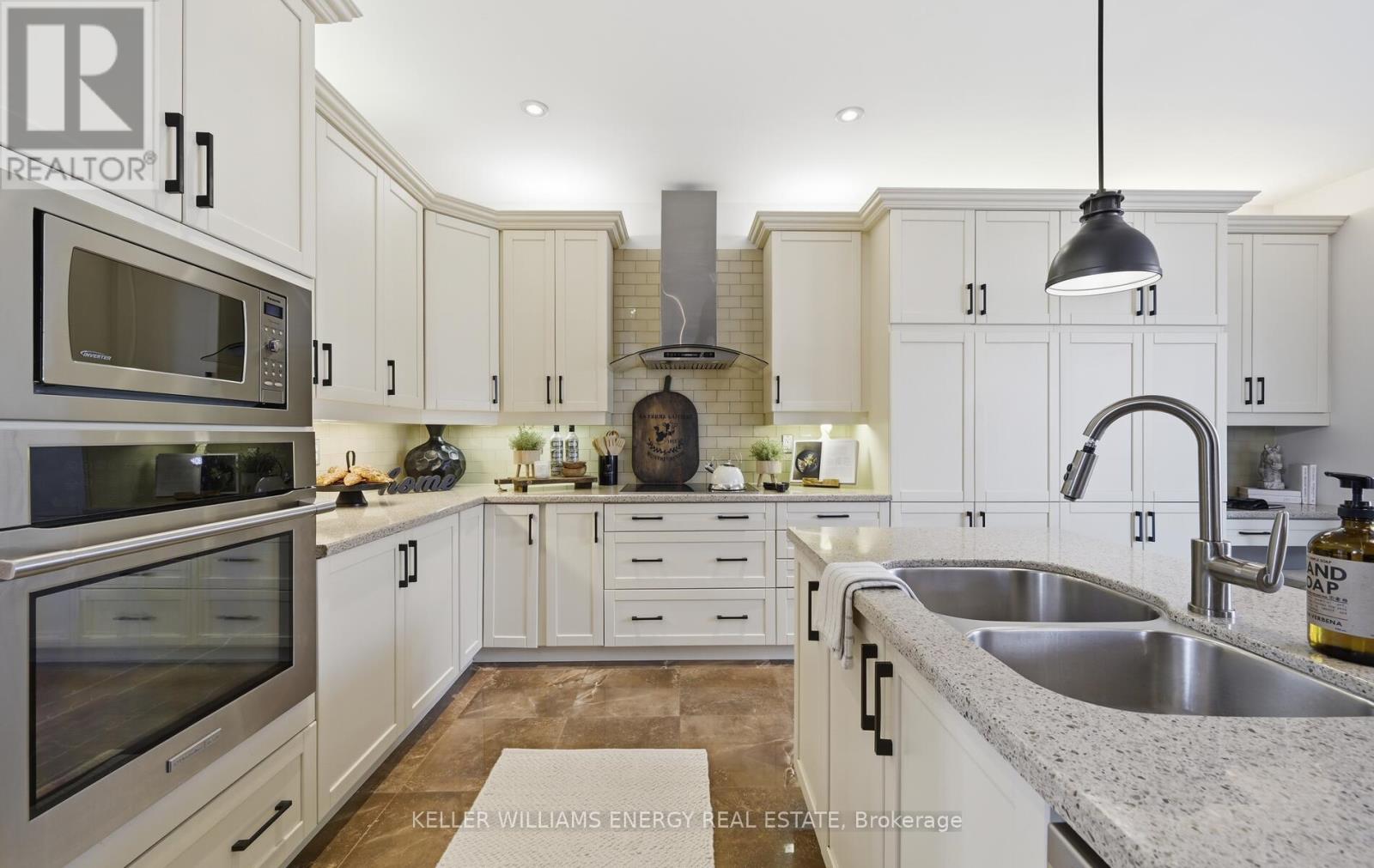 35 Bellhouse Place, Whitby, Ontario  L1M 0G5 - Photo 11 - E12914218