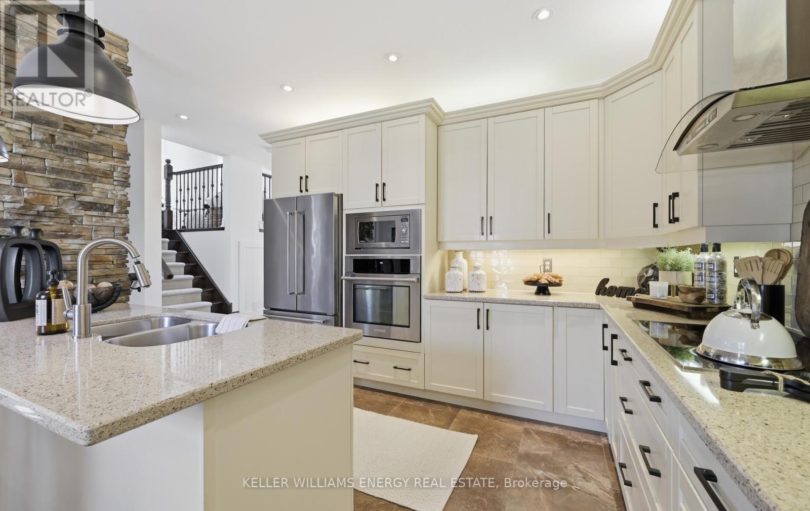 35 Bellhouse Place, Whitby, Ontario  L1M 0G5 - Photo 13 - E12914218