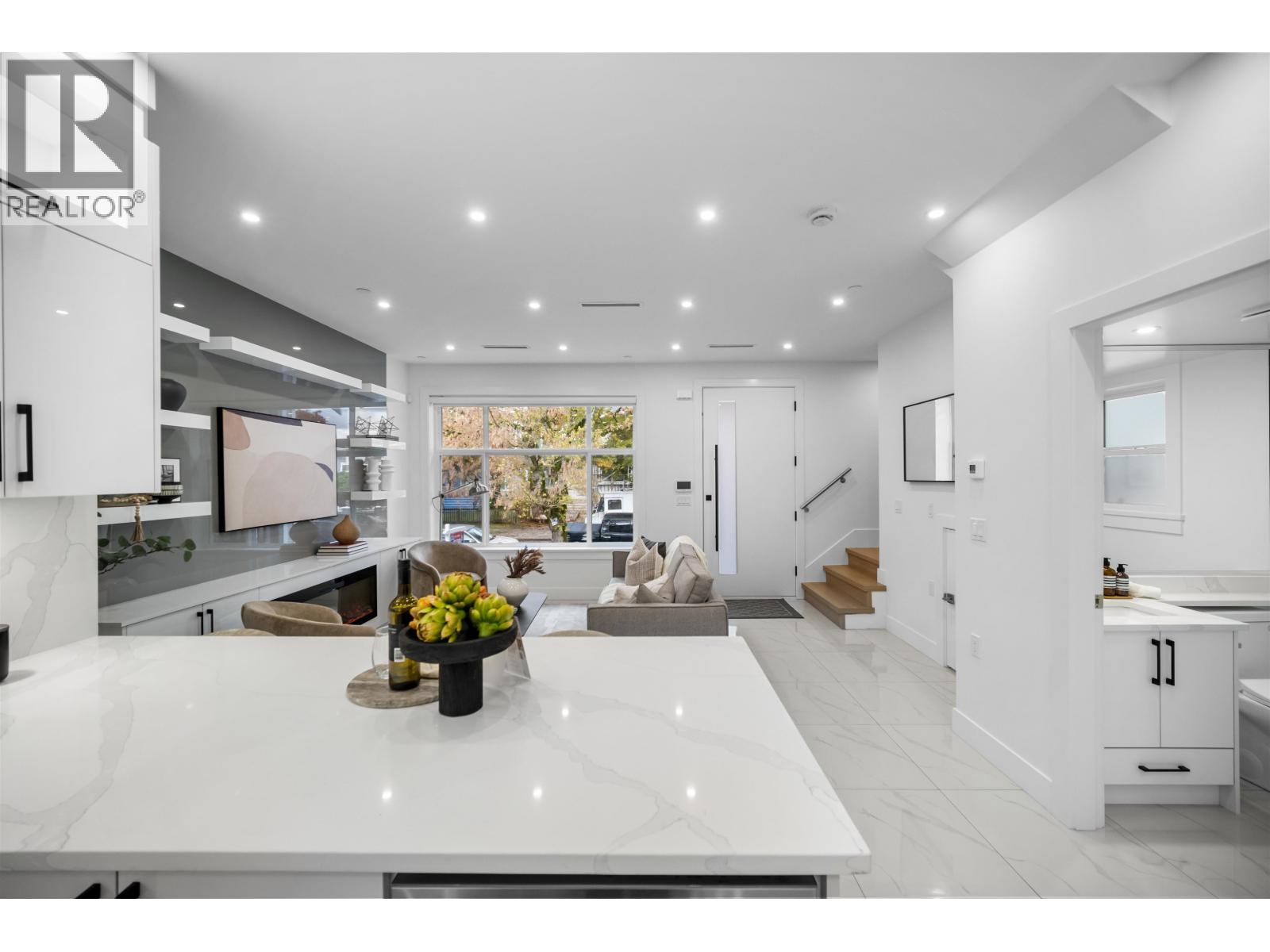 2174 E 46th Avenue, Vancouver, British Columbia  V5P 1P4 - Photo 4 - R3102681