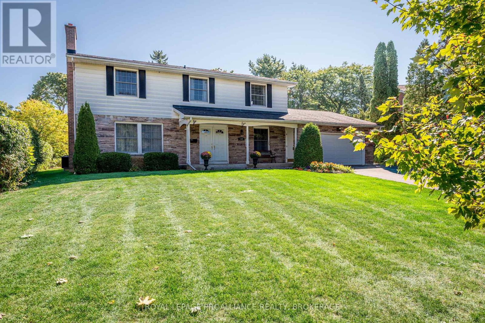 259 Fairway Hill Crescent, Kingston, Ontario  K7M 2B5 - Photo 3 - X12914026