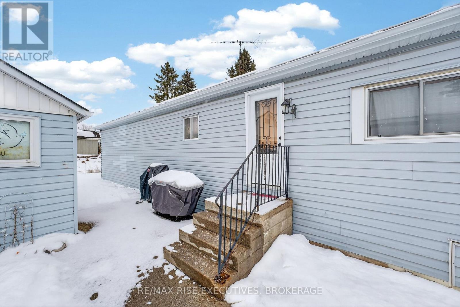 4 Cedar Street, Greater Napanee, Ontario  K7R 3L1 - Photo 2 - X12914164