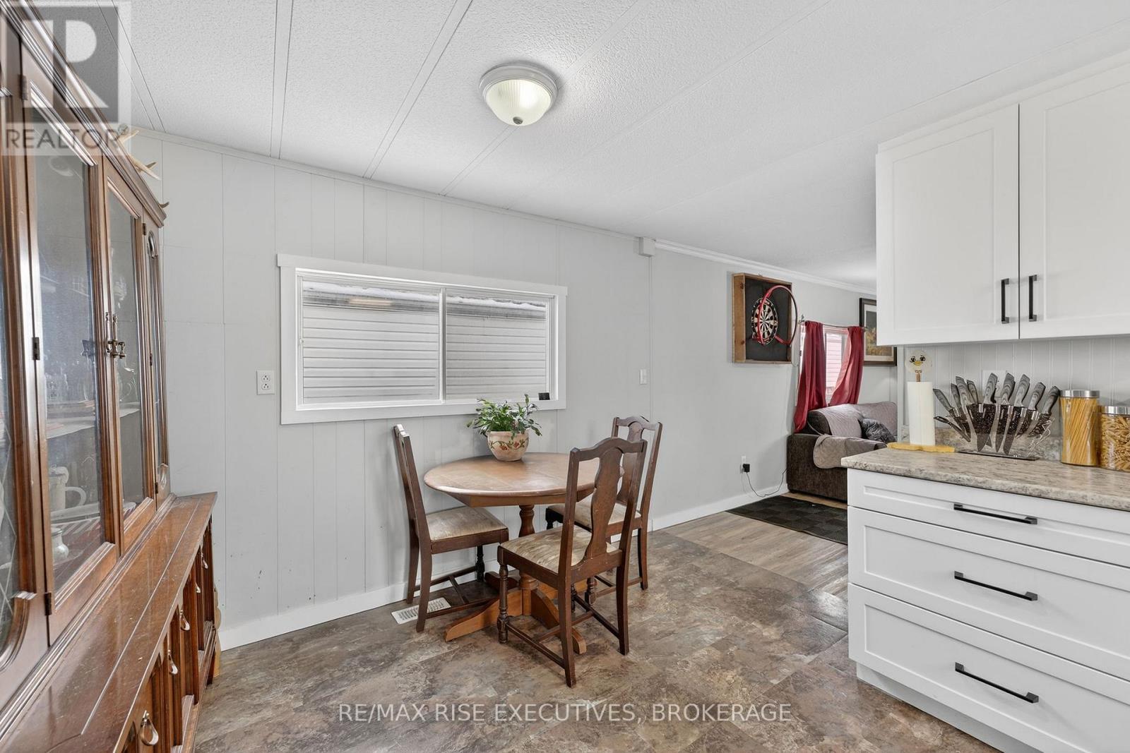 4 Cedar Street, Greater Napanee, Ontario  K7R 3L1 - Photo 7 - X12914164