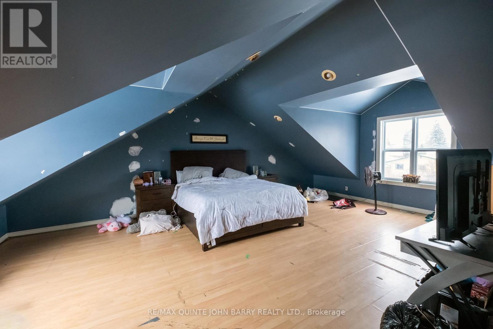 61 Kidd Avenue, Quinte West (Trenton Ward), Ontario  K8V 2C6 - Photo 12 - X12914032