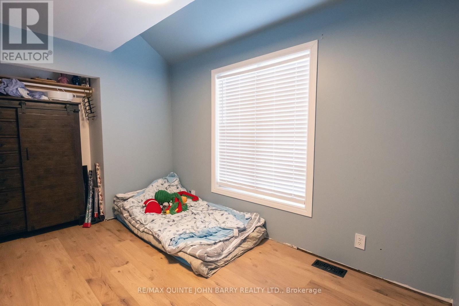 61 Kidd Avenue, Quinte West (Trenton Ward), Ontario  K8V 2C6 - Photo 17 - X12914032