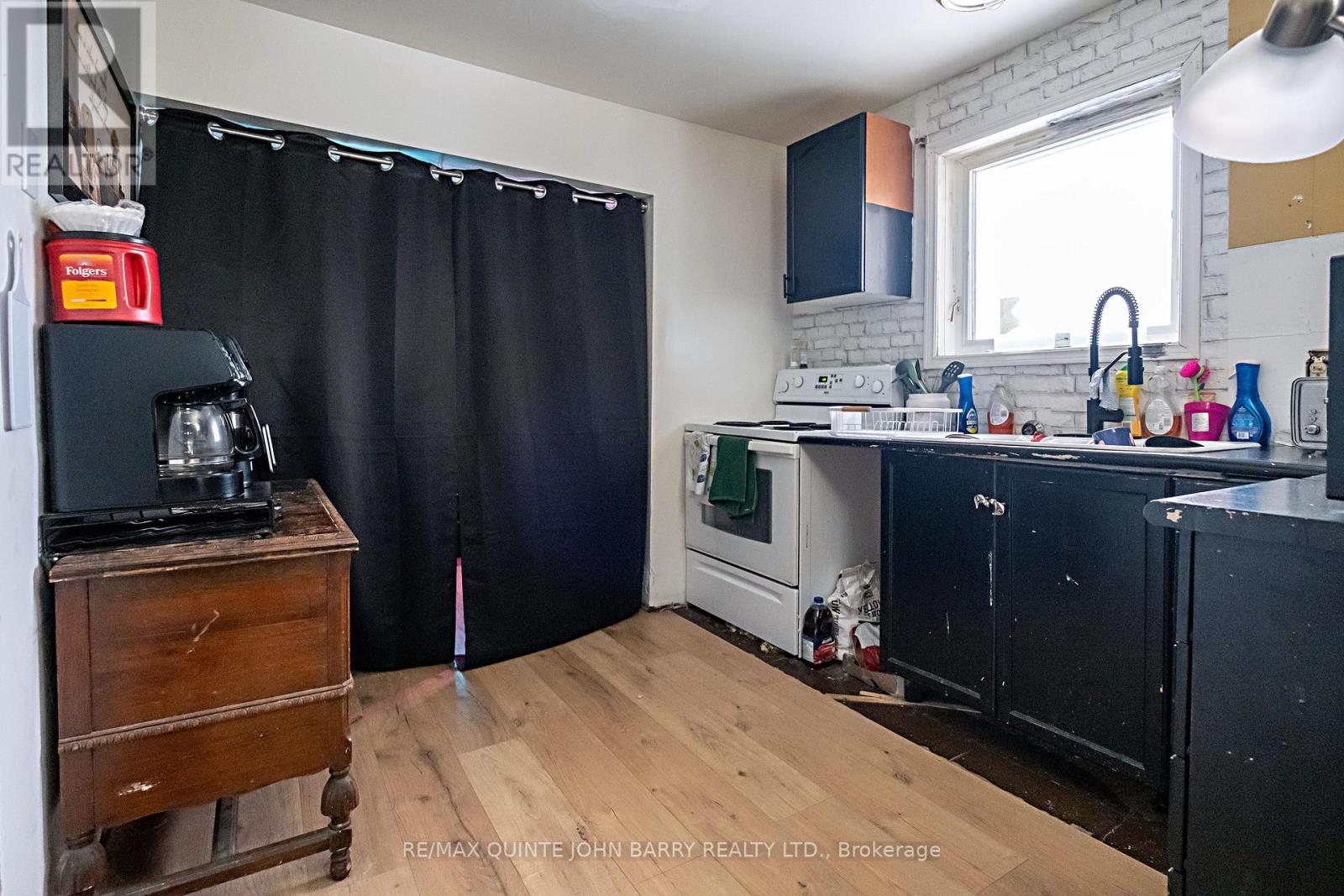 61 Kidd Avenue, Quinte West (Trenton Ward), Ontario  K8V 2C6 - Photo 5 - X12914032