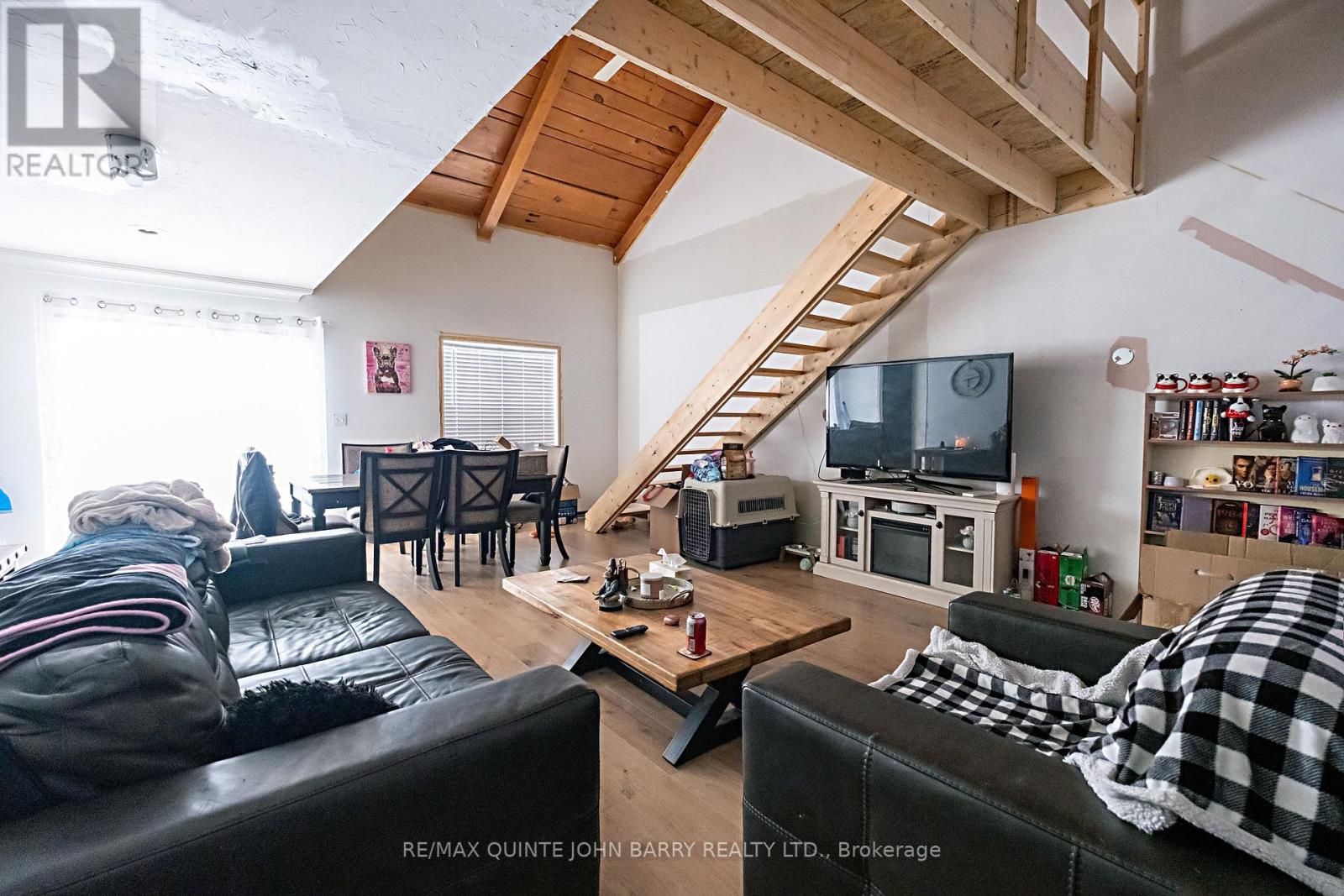 61 Kidd Avenue, Quinte West (Trenton Ward), Ontario  K8V 2C6 - Photo 7 - X12914032