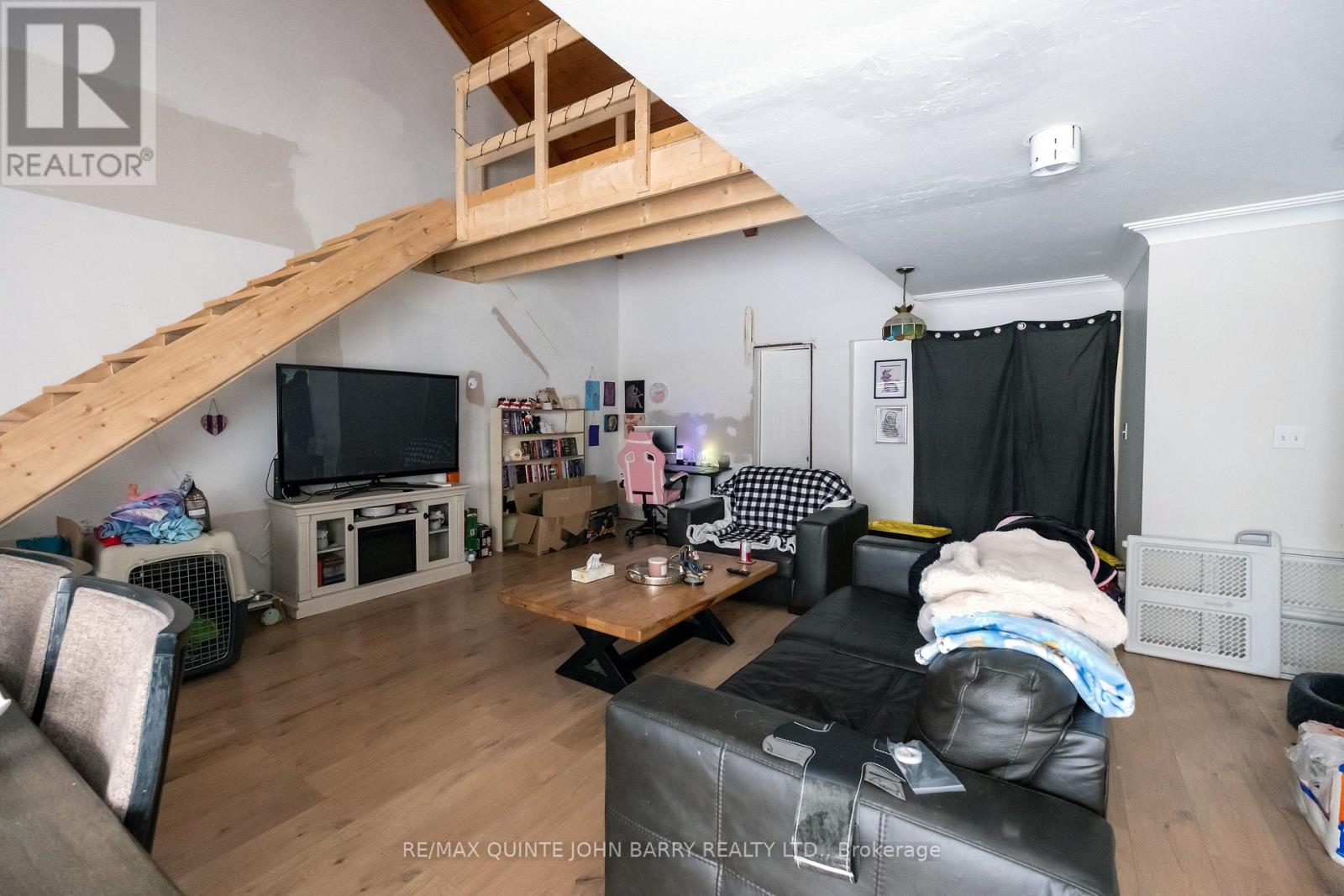 61 Kidd Avenue, Quinte West (Trenton Ward), Ontario  K8V 2C6 - Photo 8 - X12914032