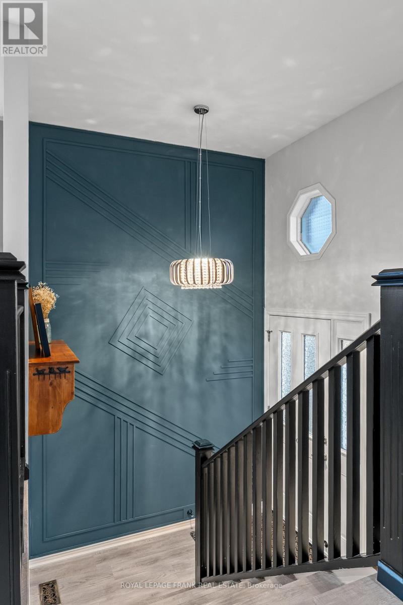 21 Birch Crescent, Kawartha Lakes, Ontario  K0M 1A0 - Photo 3 - X12914222