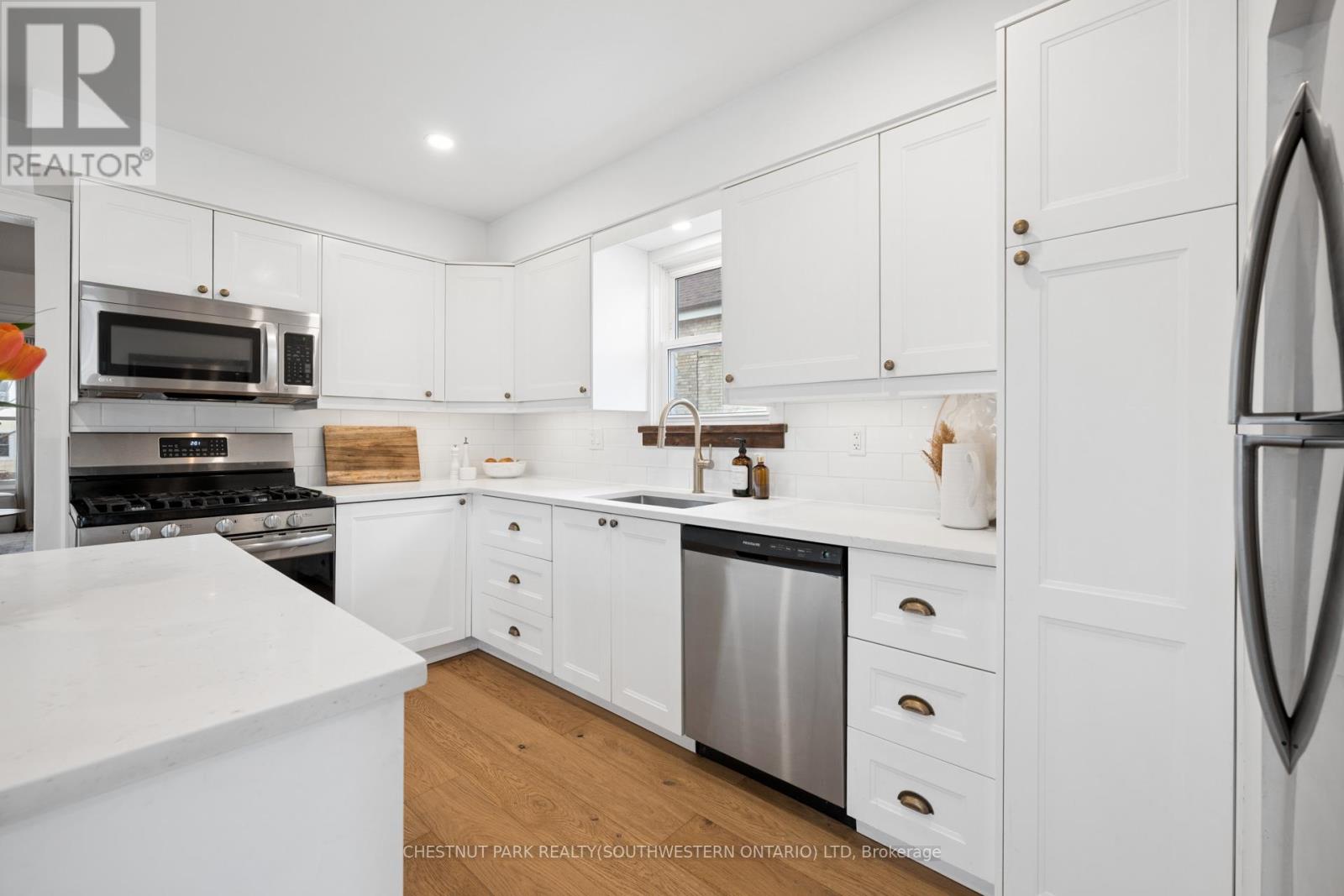 81 Nelson Street, Stratford, Ontario  N5A 2J6 - Photo 12 - X12910662