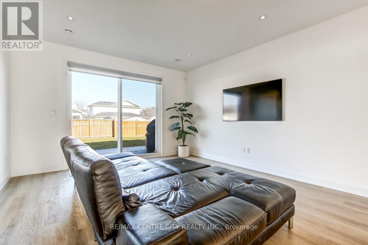 423 George Street, Central Elgin, Ontario  N5L 1G4 - Photo 11 - X12914006