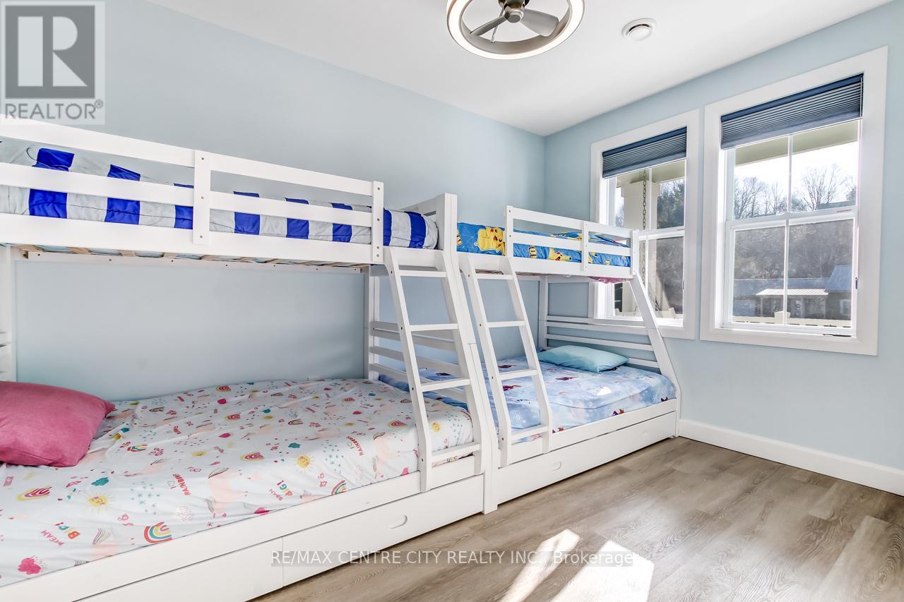 423 George Street, Central Elgin, Ontario  N5L 1G4 - Photo 6 - X12914006