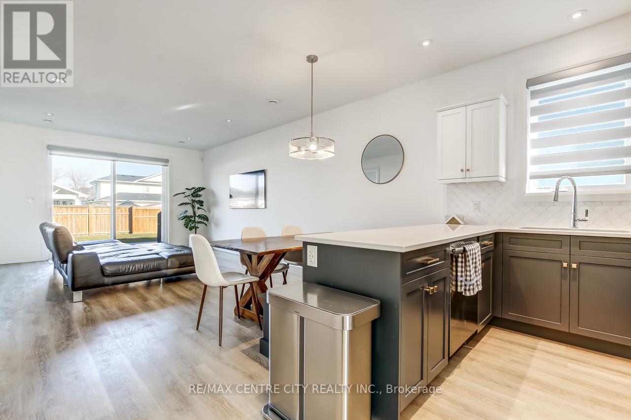 423 George Street, Central Elgin, Ontario  N5L 1G4 - Photo 7 - X12914006