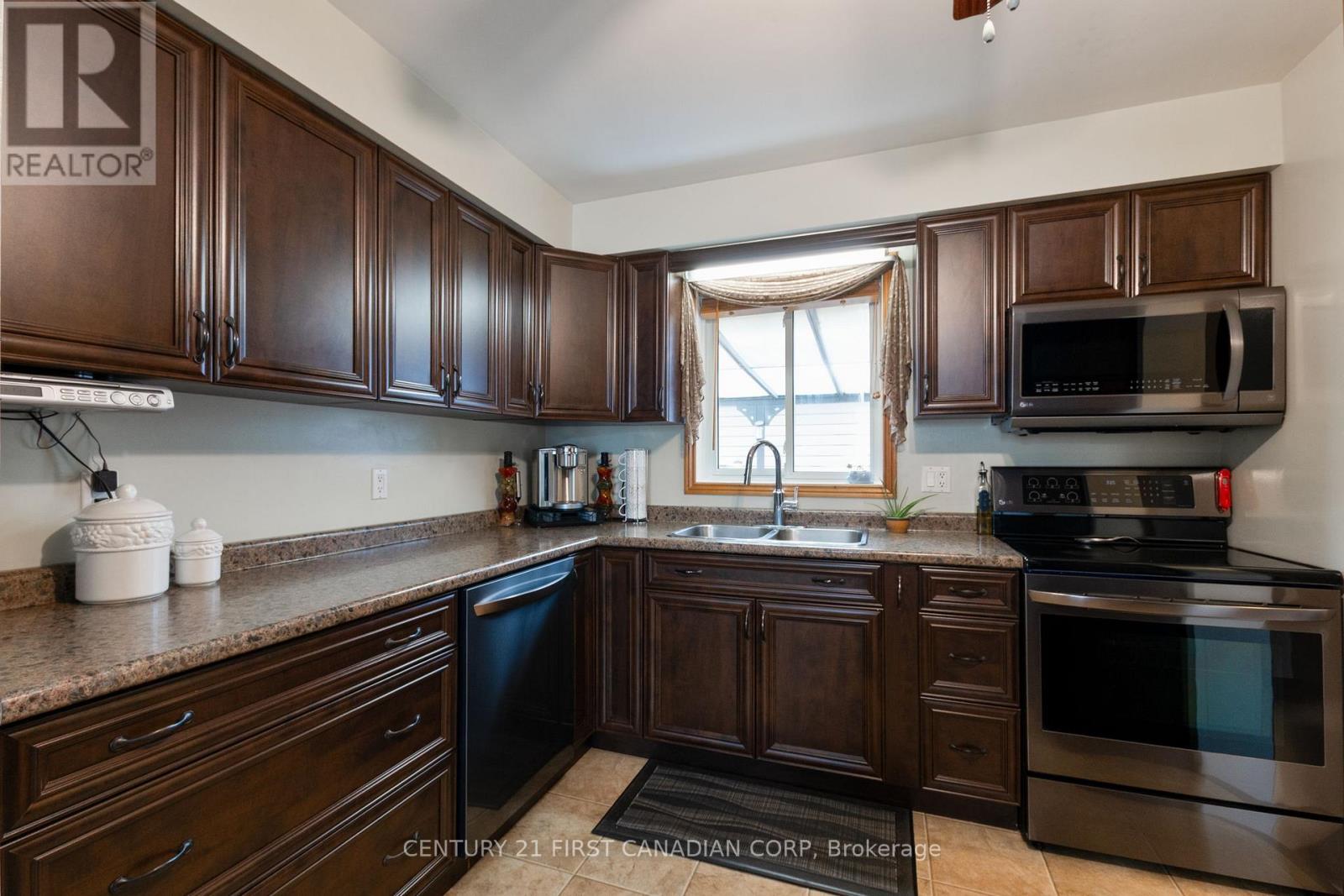 64 Melanie Drive, Aylmer, Ontario  N5H 3G5 - Photo 11 - X12914366