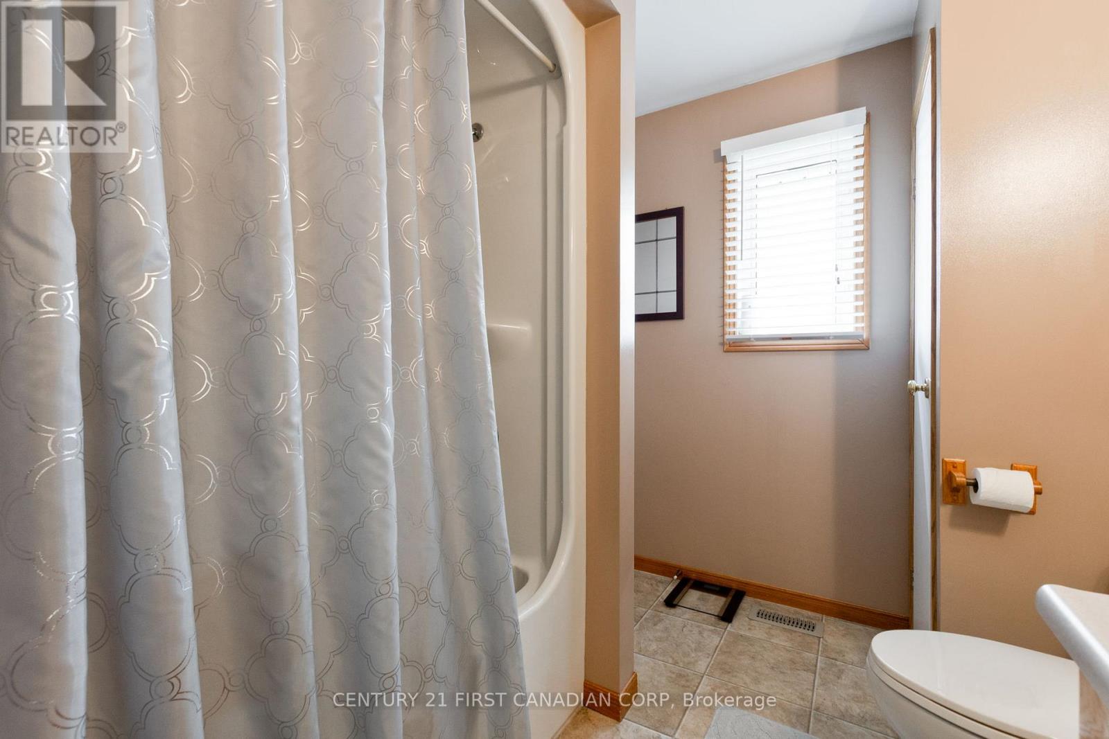 64 Melanie Drive, Aylmer, Ontario  N5H 3G5 - Photo 14 - X12914366