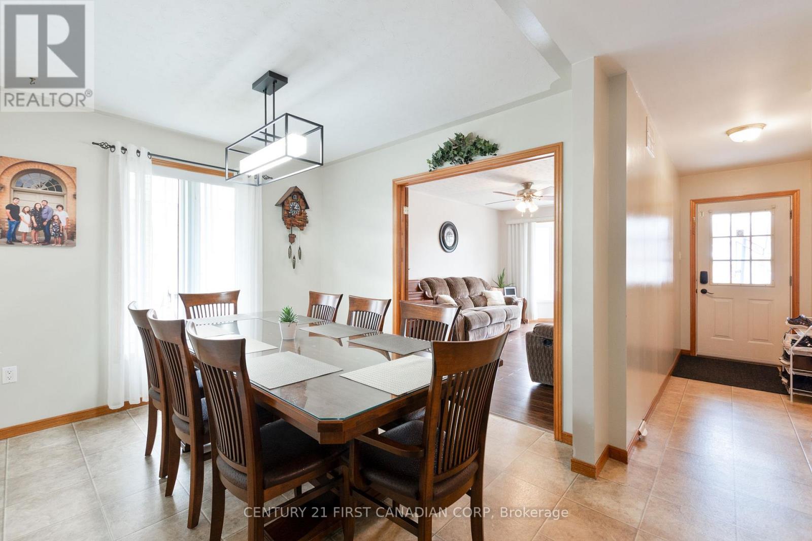 64 Melanie Drive, Aylmer, Ontario  N5H 3G5 - Photo 4 - X12914366