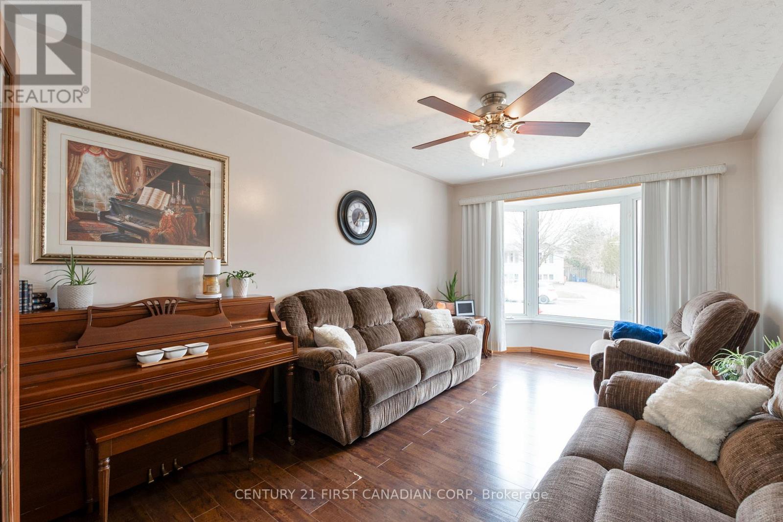 64 Melanie Drive, Aylmer, Ontario  N5H 3G5 - Photo 6 - X12914366