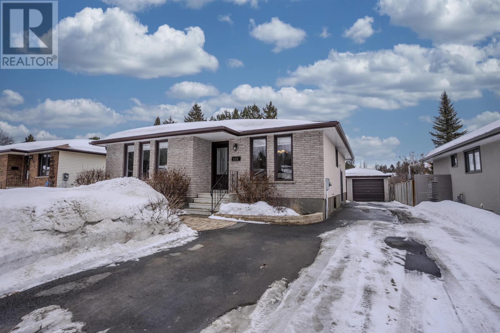 232 Downing St, Thunder Bay, Ontario  P7A 7Z4 - Photo 1 - TB2600514