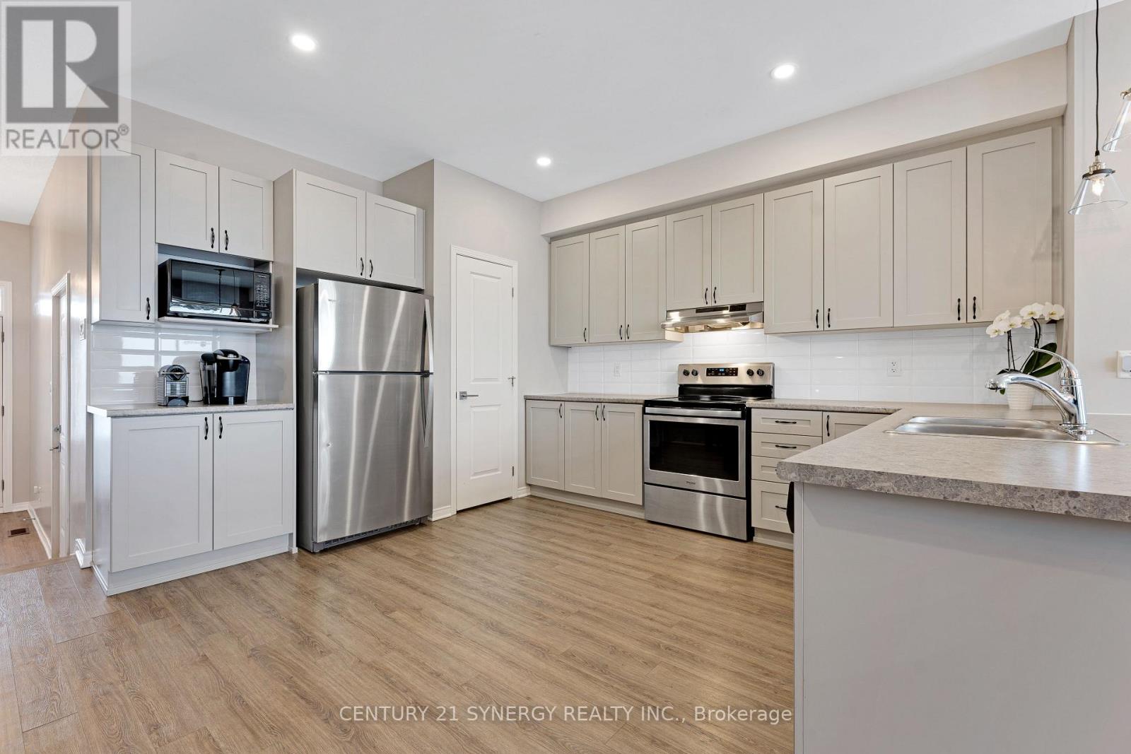 78 Stokes Drive, Carleton Place, Ontario  K7C 0J7 - Photo 5 - X12914012