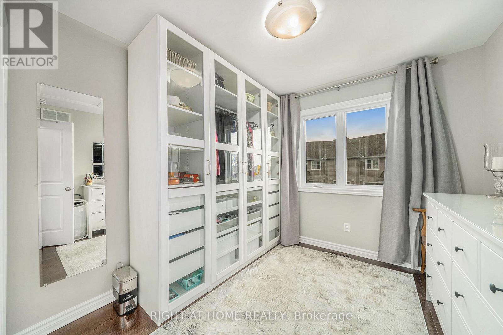 699 Sora Way, Ottawa, Ontario  K1T 0R3 - Photo 11 - X12914074