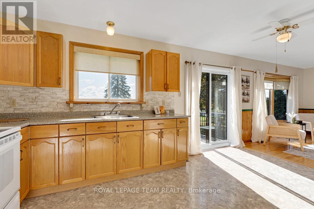 100 County Road 21 Road, Edwardsburgh/cardinal, Ontario  K0E 1X0 - Photo 15 - X12914258