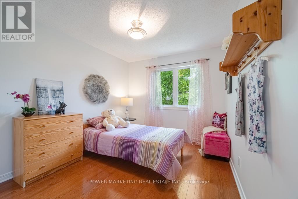 29 Taj Court, Ottawa, Ontario  K1G 5K7 - Photo 25 - X12914334