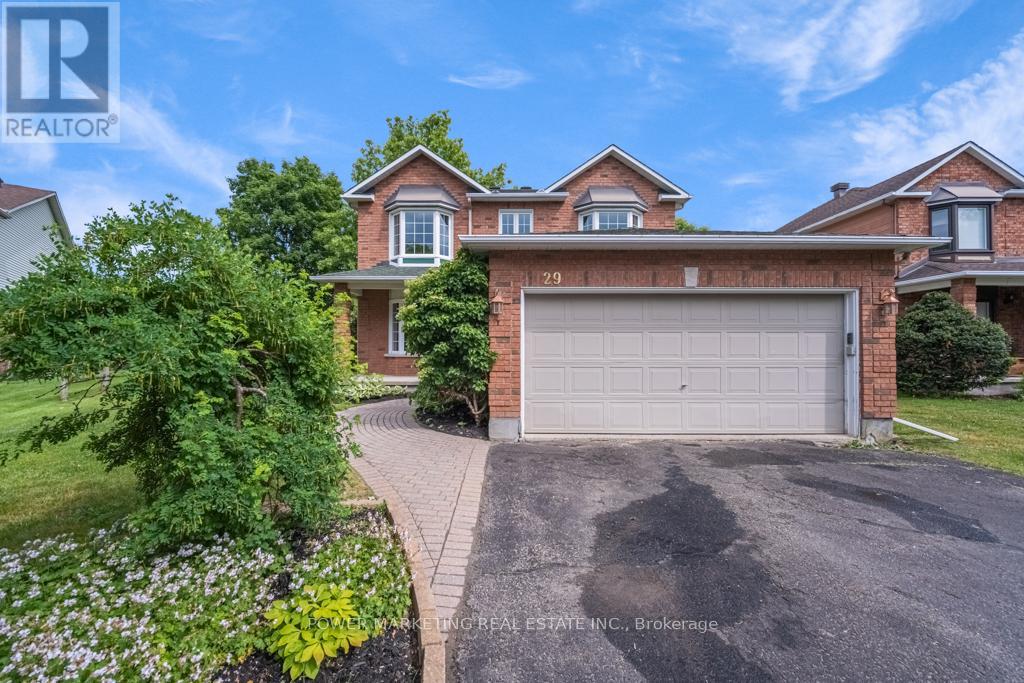 29 Taj Court, Ottawa, Ontario  K1G 5K7 - Photo 3 - X12914334