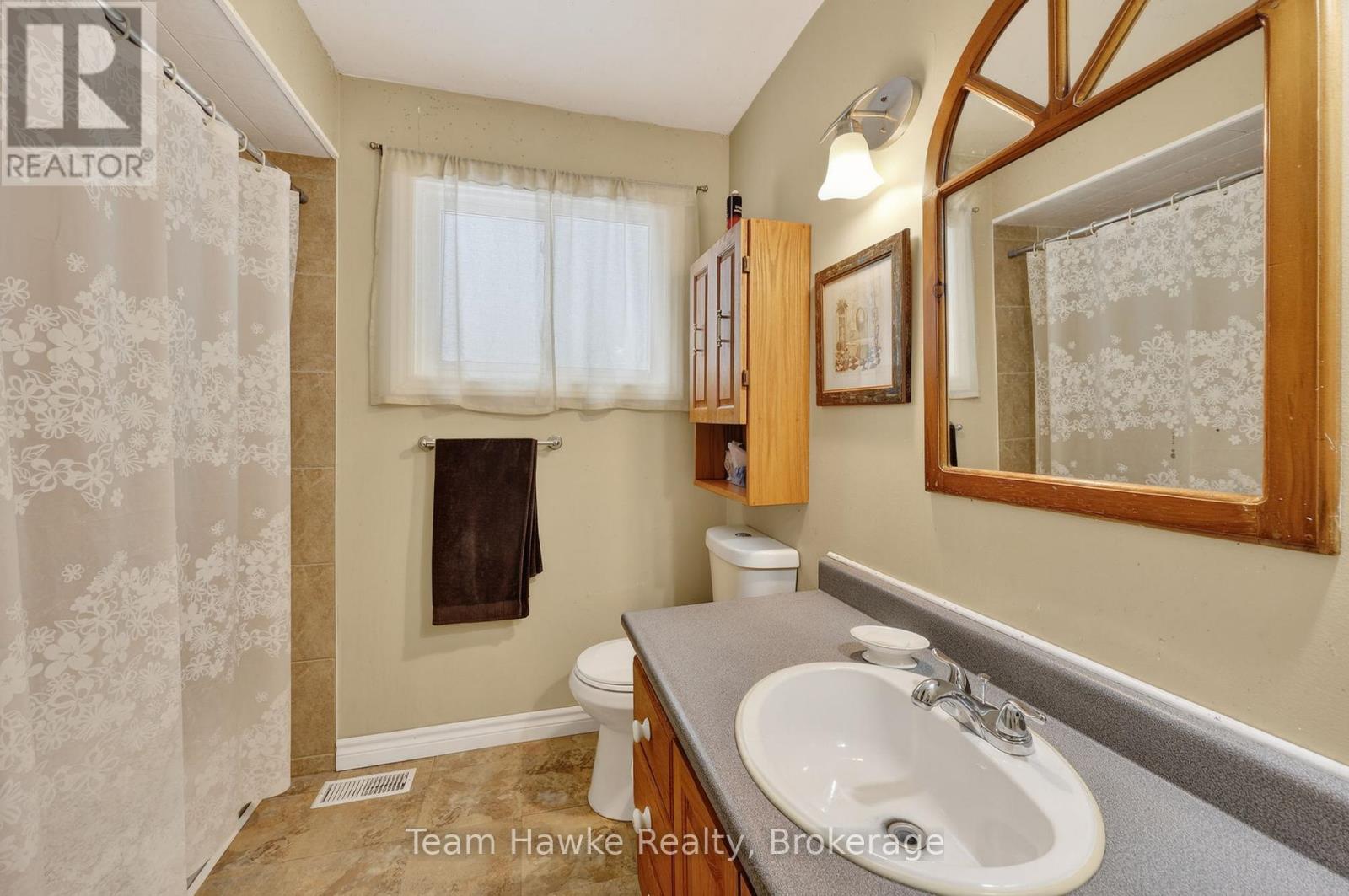 575 Simcoe Avenue, Tay (Port Mcnicoll), Ontario  L0K 1R0 - Photo 18 - S12913916