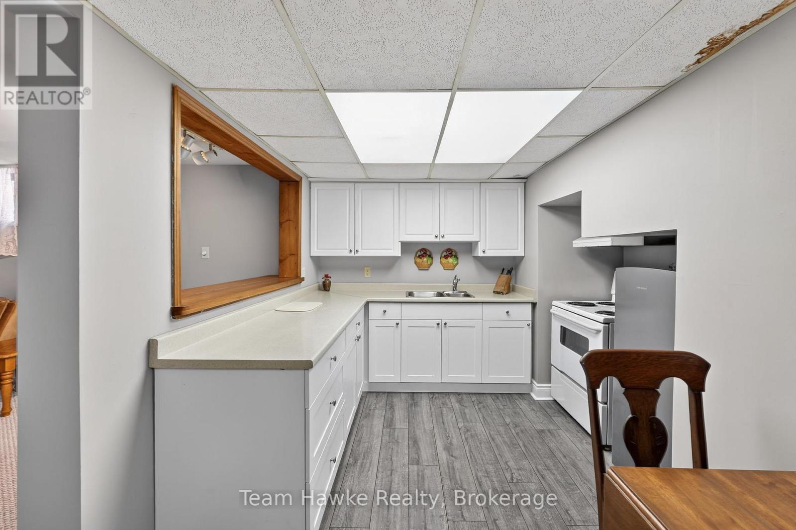 575 Simcoe Avenue, Tay (Port Mcnicoll), Ontario  L0K 1R0 - Photo 24 - S12913916