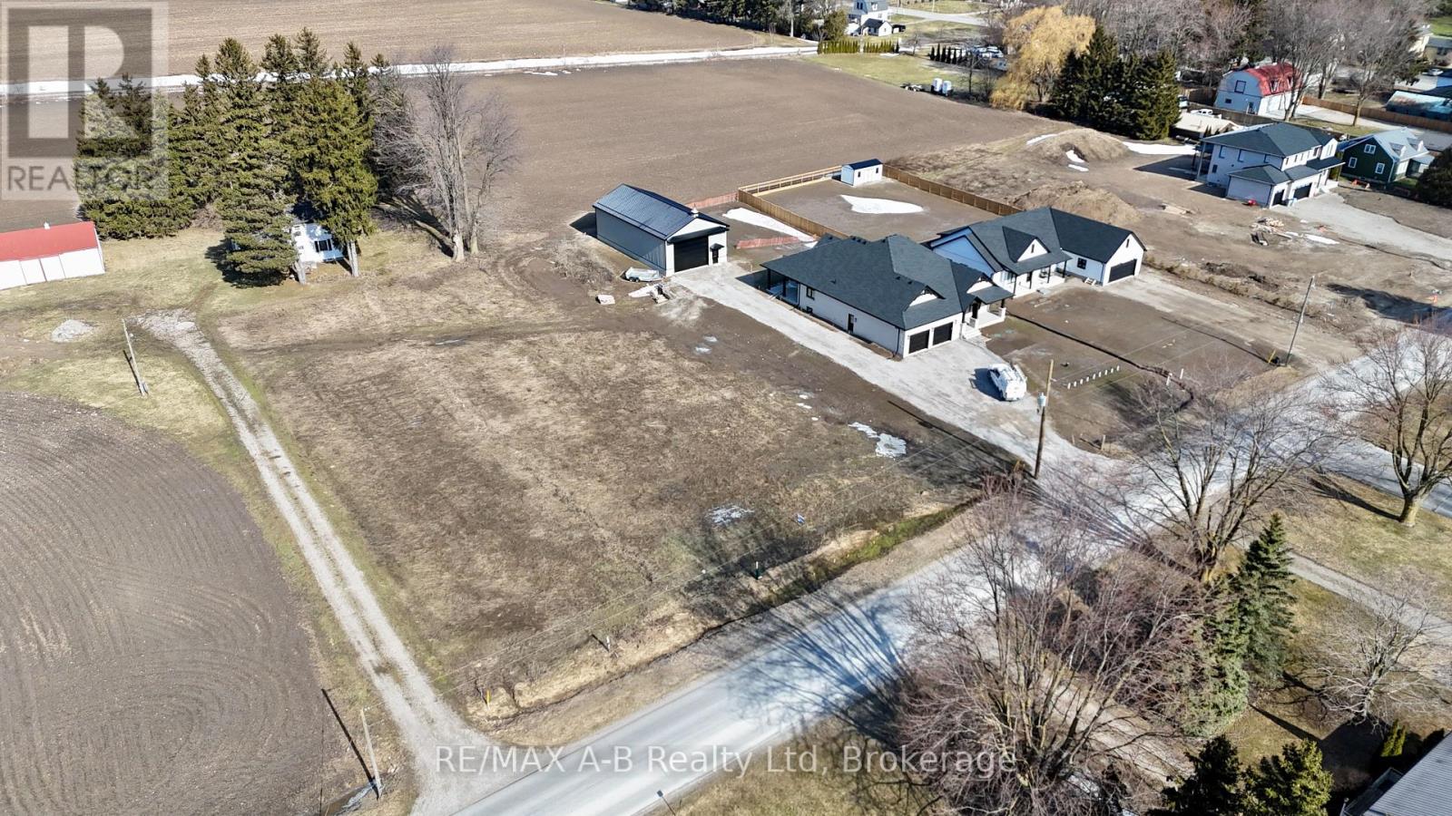 3180 Rd 122, Perth South, Ontario  N0K 1V0 - Photo 3 - X12101423